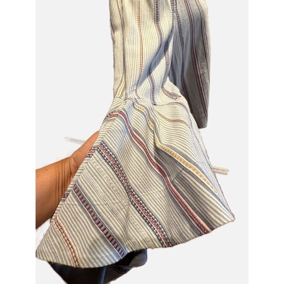 BCBG  Striped Blue Blouse in Medium with unique sleeves. - Picture 2 of 4